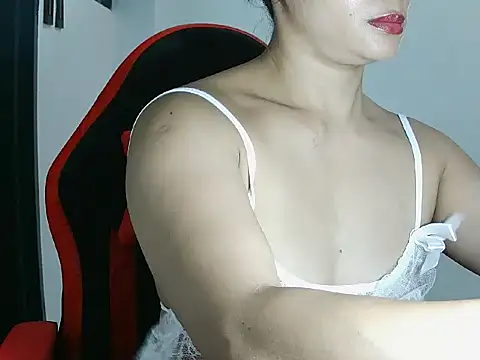 AngelaRose26 Adlı Modelin Canlı XXX Sohbeti