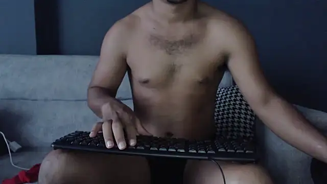 Show modela dirty_27cms na web-kameri