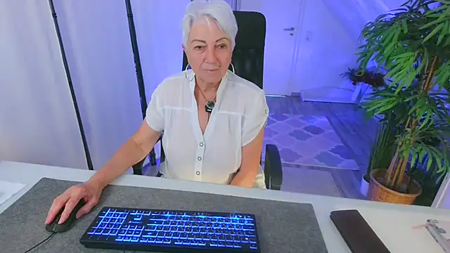 LovelyHelena Webcamshow