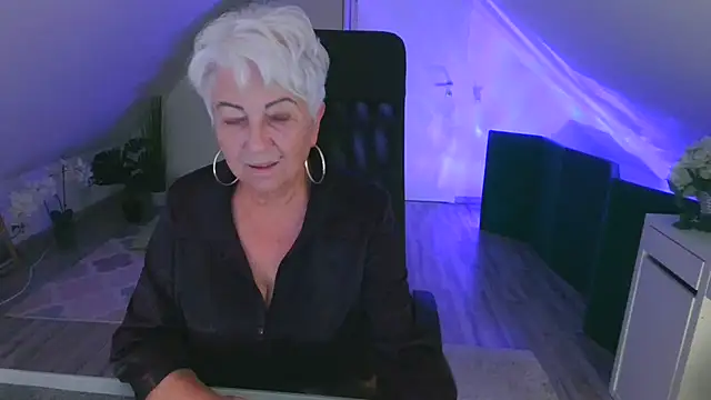 Chat XXX ao vivo de LovelyHelena