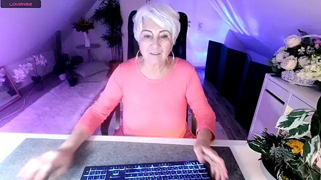 Chat XXX en directo de LovelyHelena
