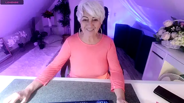 LovelyHelena Live XXX-Chat