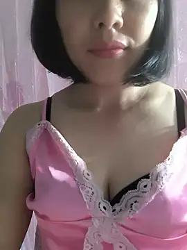 juicy-milu Chat XXX in diretta