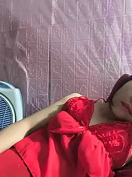 Show de juicy-milu na webcam
