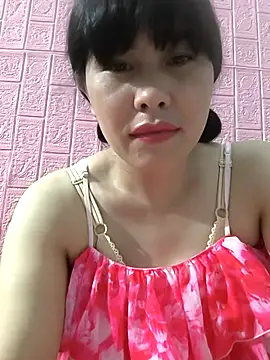 juicy-milu's Webcam Show