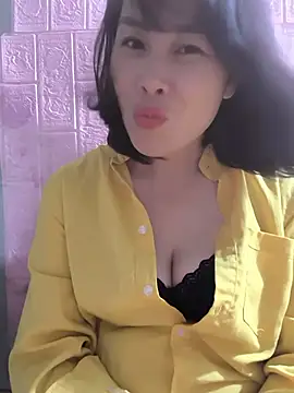 juicy-milu Webcam show