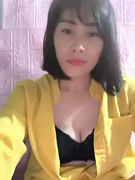 Show de juicy-milu na webcam