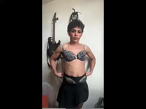 luiscachondito99 Show in webcam