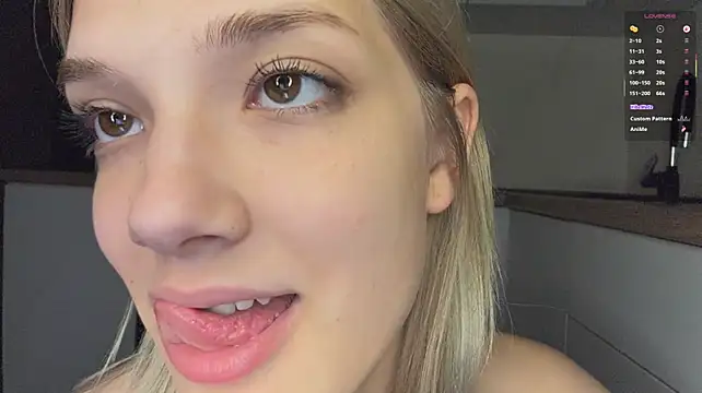 عرض كام Carolini_i