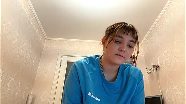 חדר צ'אט בשידור חי של JanineThielman