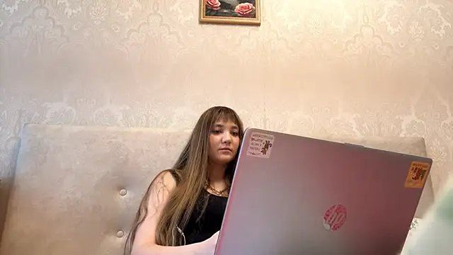 Phòng Chat Trực Tiếp JanineThielman