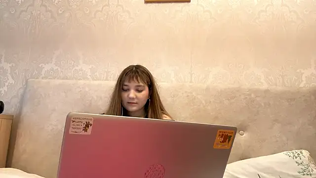 JanineThielman чат на живо