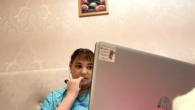JanineThielman чат на живо