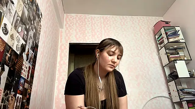 JanineThielman élő XXX-chatje