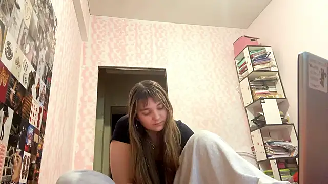 JanineThielman Adlı Modelin Canlı XXX Sohbeti