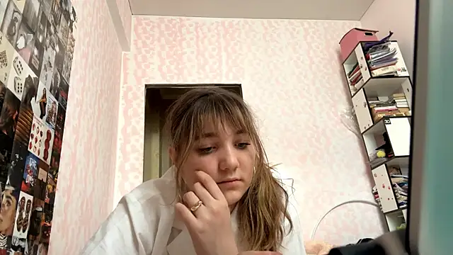 JanineThielman Adlı Modelin Canlı XXX Sohbeti