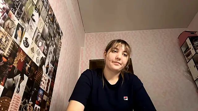 XXX chat uživo modela JanineThielman