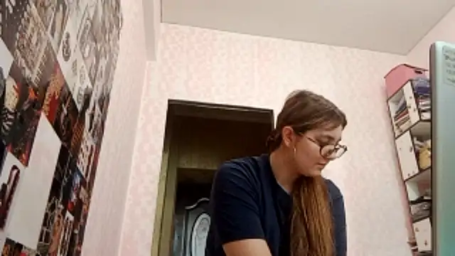 JanineThielman Adlı Modelin Canlı XXX Sohbeti