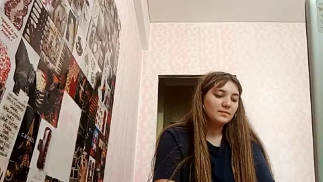 Chat +18 de JanineThielman ao vivo