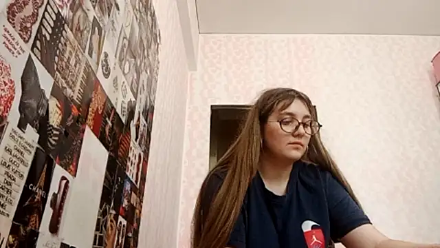 XXX chat uživo modela JanineThielman