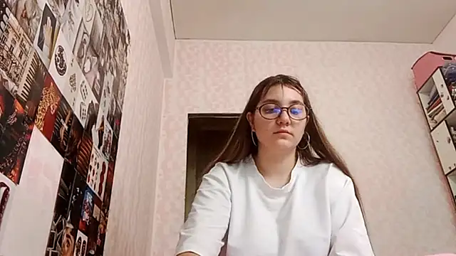 Chat +18 de JanineThielman ao vivo