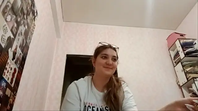 Chat +18 de JanineThielman ao vivo