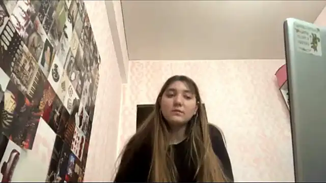 JanineThielman Adlı Modelin Canlı XXX Sohbeti
