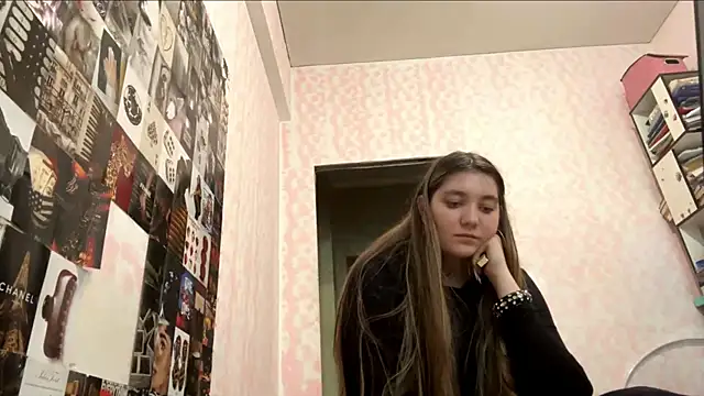 Chat +18 de JanineThielman ao vivo