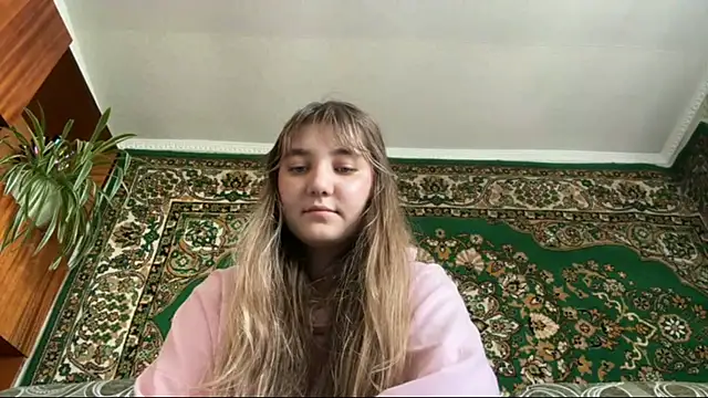 Chat +18 de JanineThielman ao vivo