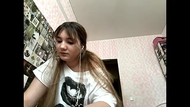 חדר צ'אט בשידור חי של JanineThielman