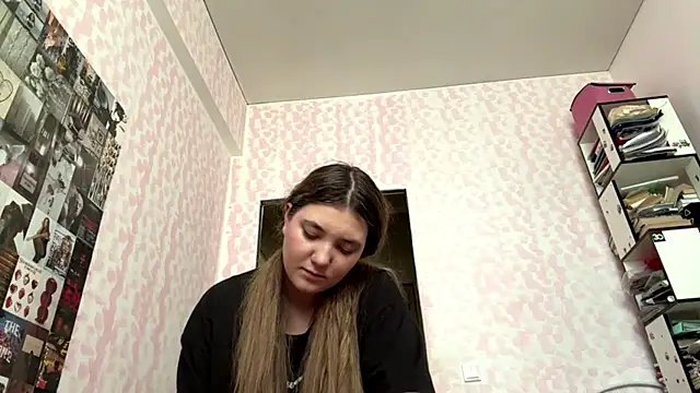 JanineThielman Adlı Modelin Canlı XXX Sohbeti