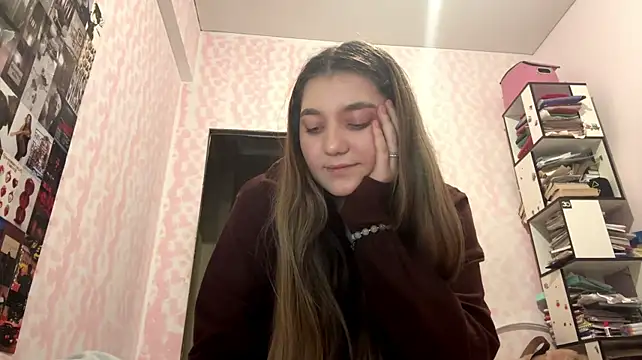 JanineThielman Adlı Modelin Canlı XXX Sohbeti