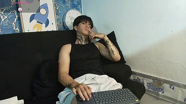 Tessarion_Black Webcam Show