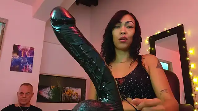 FirexxxDesire69: διαδικτυακό σόου στην κάμερα