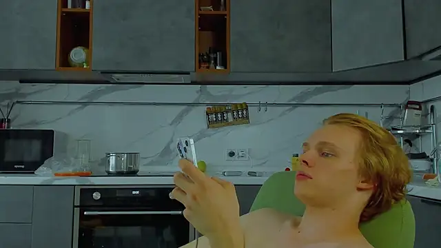 Show modela Ken0rDI na web-kameri