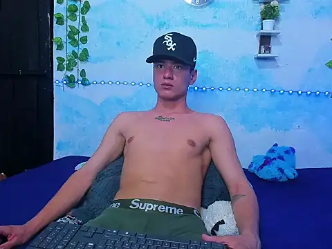 Thanos-22cm Webcamshow