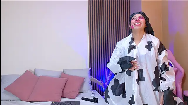 عرض كام Holy_Lux