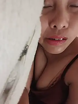 Kelly-sex69 Adlı Modelin Canlı XXX Sohbeti