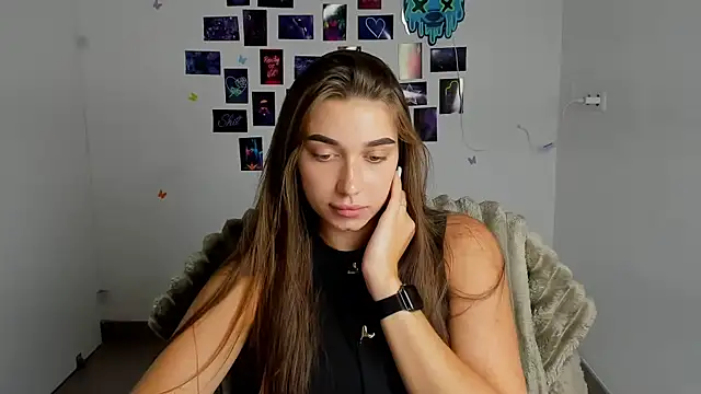 NikaMystic Adlı Modelin Canlı XXX Sohbeti