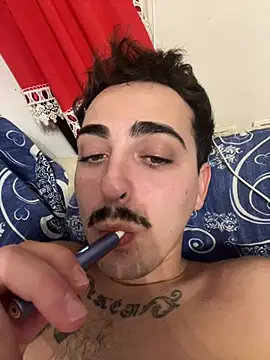 ombra99 Show in webcam