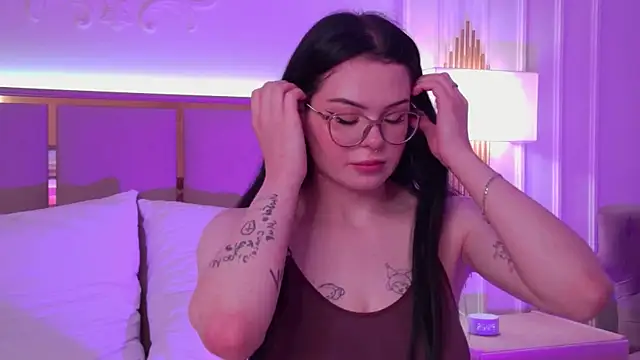 CindyMil live XXX chat