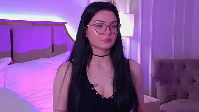 دردشة CindyMil الجنسية المباشرة