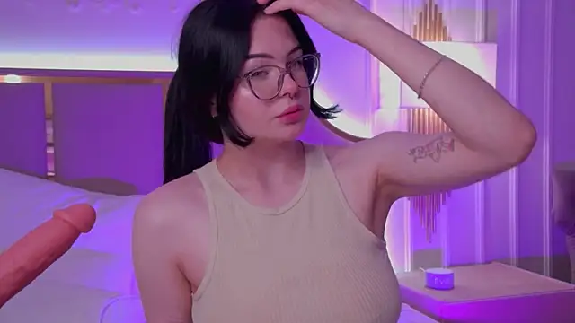 צ'אט XXX בשידור חי של CindyMil