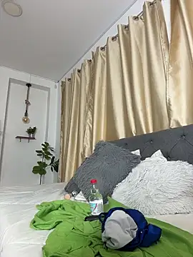 חדר צ'אט בשידור חי של Emma_hassani