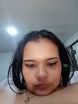 Emily_Rouse23のライブXXXチャット