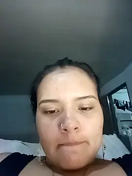 Pokój czatu na żywo – Emily_Rouse23