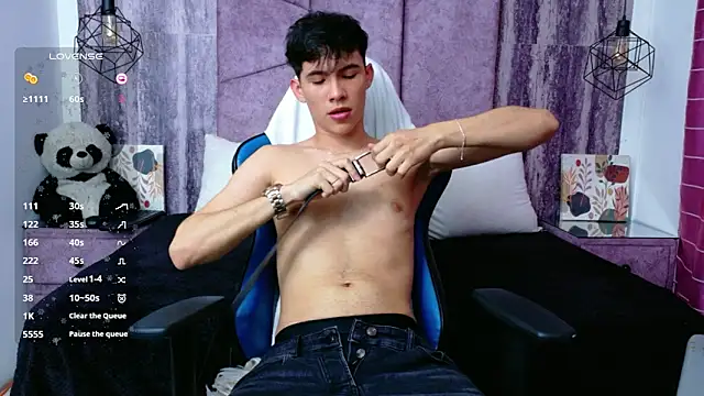 AronTawers 网络视讯表演