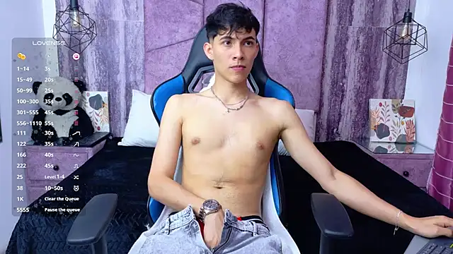 AronTawers Webcamshow
