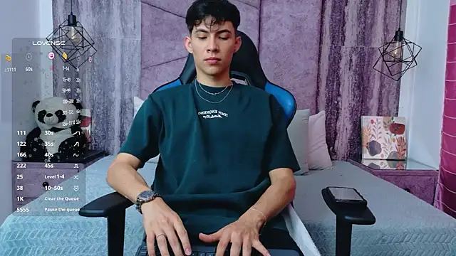 AronTawers' Webcam Show