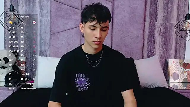AronTawers Webcamshow